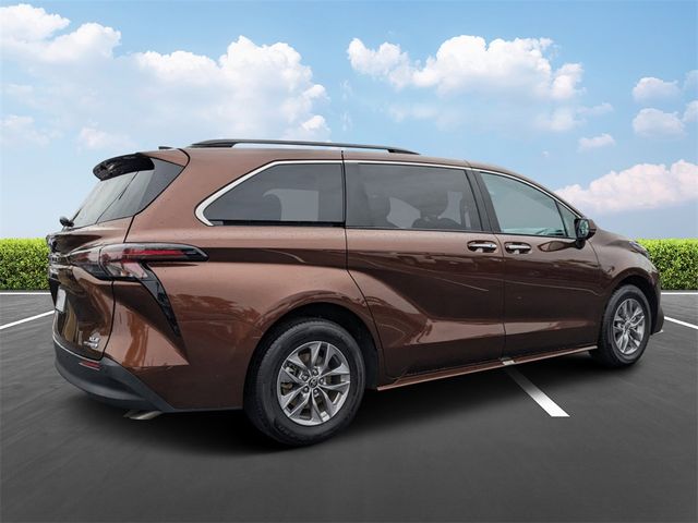 2024 Toyota Sienna XLE