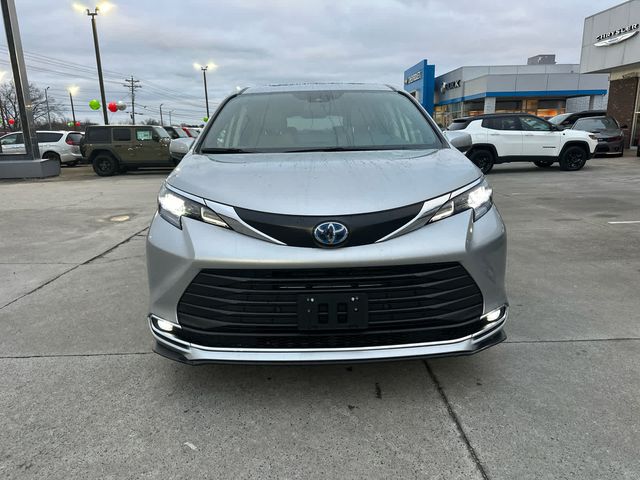 2024 Toyota Sienna XLE