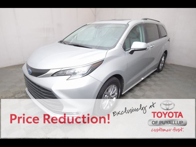 2024 Toyota Sienna XLE