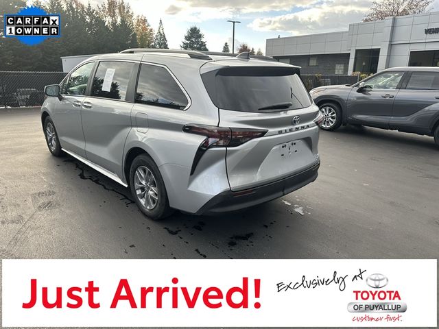 2024 Toyota Sienna XLE