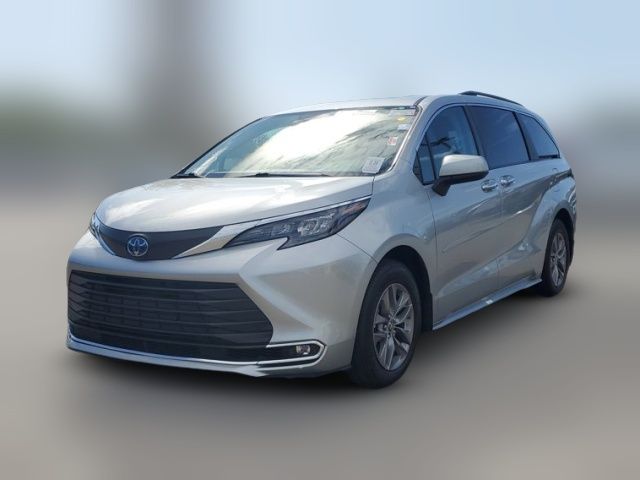 2024 Toyota Sienna XLE