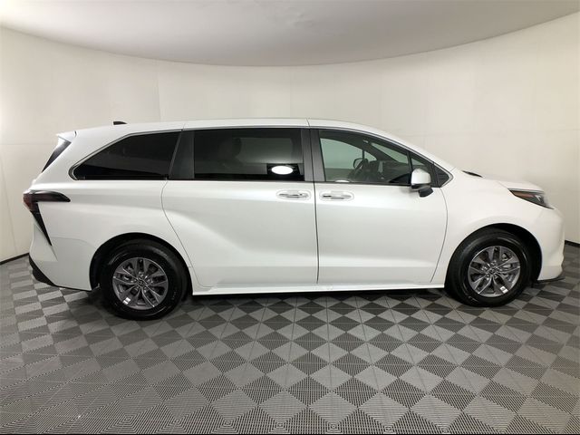 2024 Toyota Sienna 