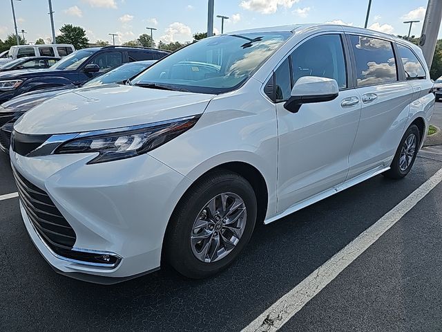 2024 Toyota Sienna 