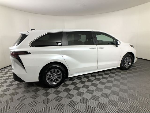 2024 Toyota Sienna 