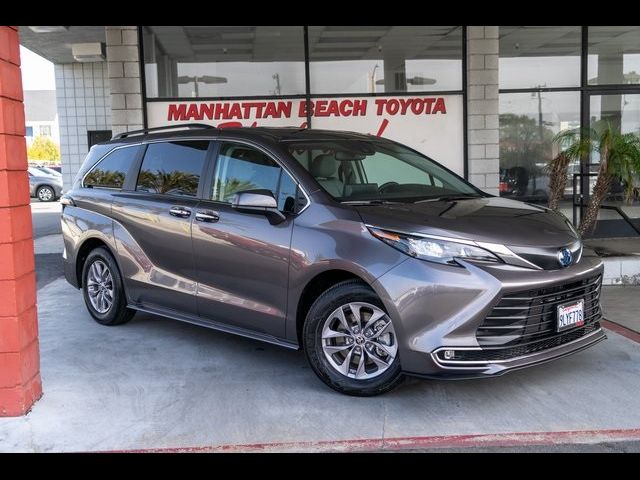 2024 Toyota Sienna XLE