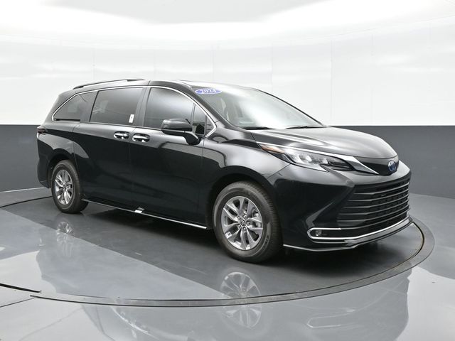 2024 Toyota Sienna XLE