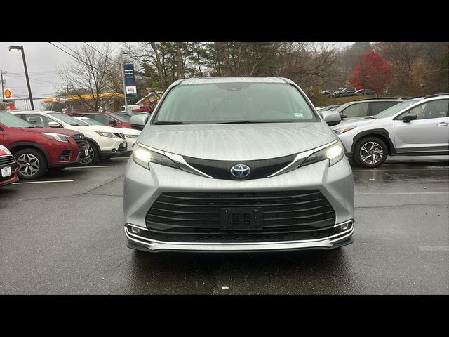 2024 Toyota Sienna XLE