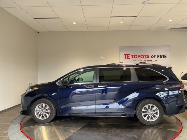 2024 Toyota Sienna XLE