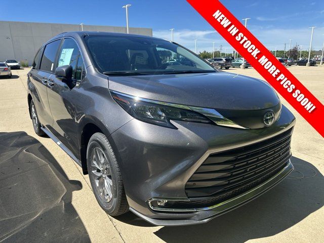 2024 Toyota Sienna XLE