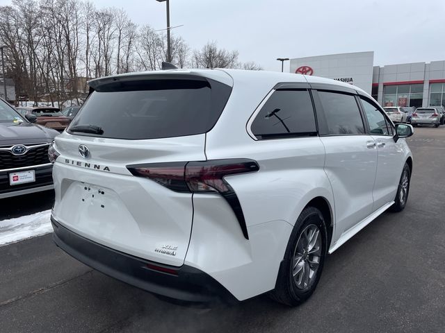 2024 Toyota Sienna XLE