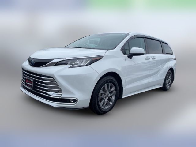 2024 Toyota Sienna XLE