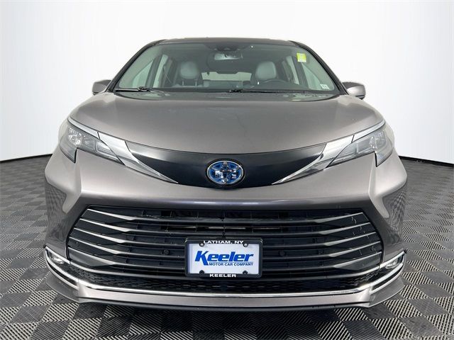 2024 Toyota Sienna XLE