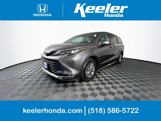 2024 Toyota Sienna XLE