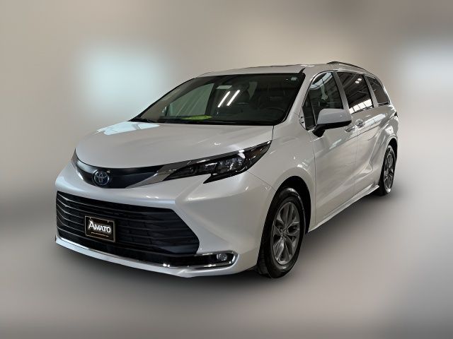 2024 Toyota Sienna XLE