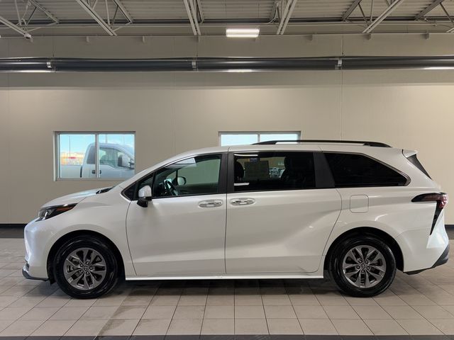 2024 Toyota Sienna XLE