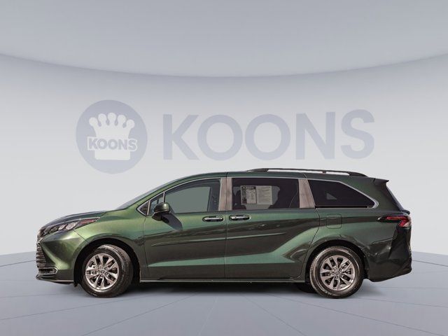 2024 Toyota Sienna XLE