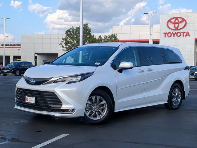 2024 Toyota Sienna XLE