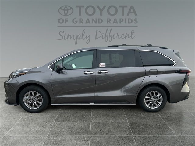 2024 Toyota Sienna XLE