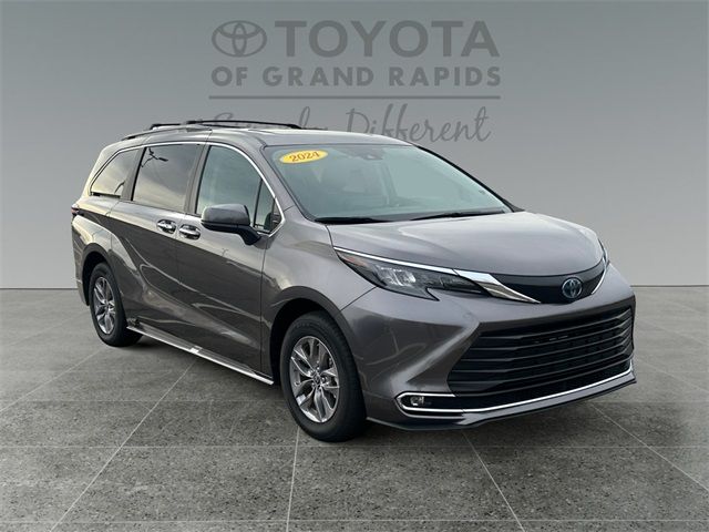 2024 Toyota Sienna XLE