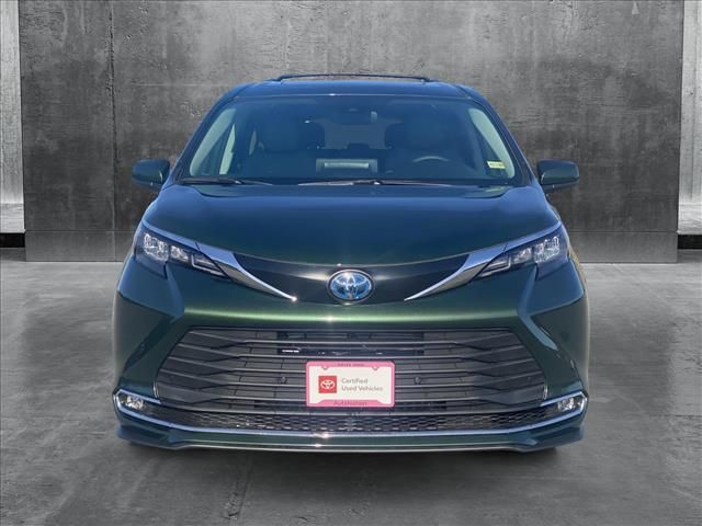 2024 Toyota Sienna XLE