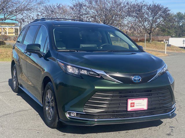 2024 Toyota Sienna XLE