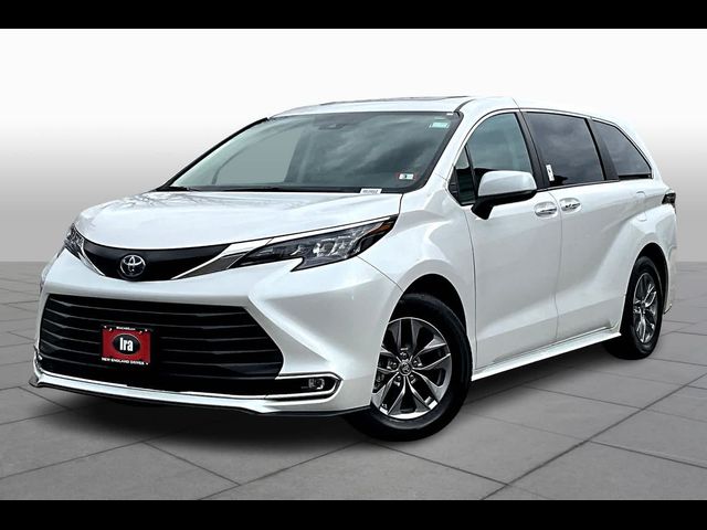 2024 Toyota Sienna XLE