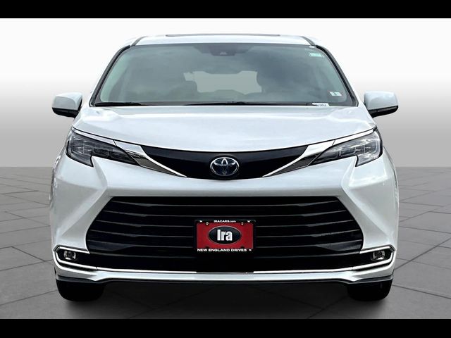 2024 Toyota Sienna XLE