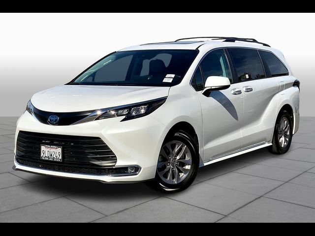 2024 Toyota Sienna XLE