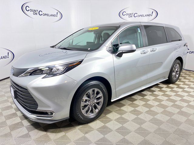 2024 Toyota Sienna XLE