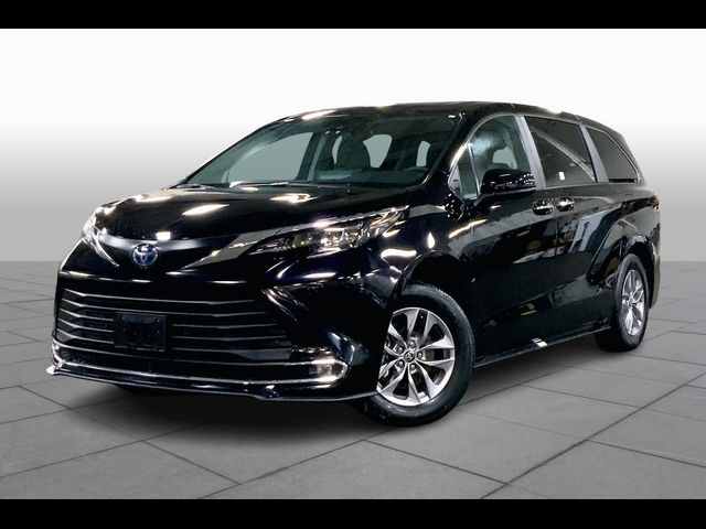 2024 Toyota Sienna XLE