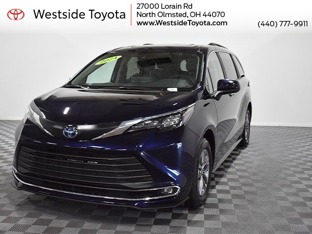 2024 Toyota Sienna XLE