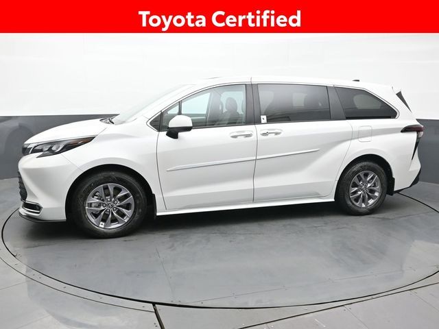 2024 Toyota Sienna XLE