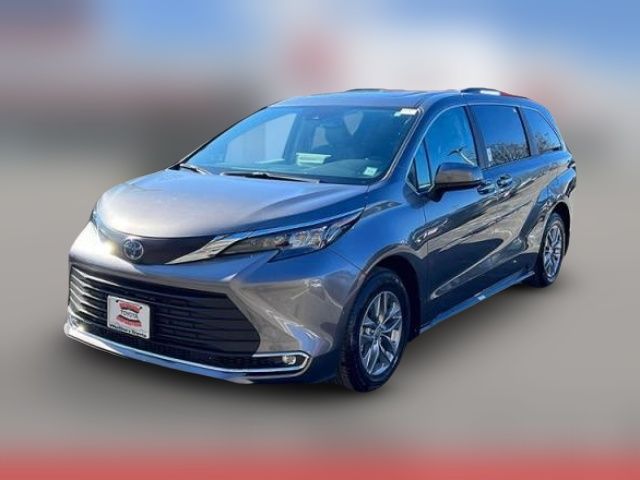 2024 Toyota Sienna XLE