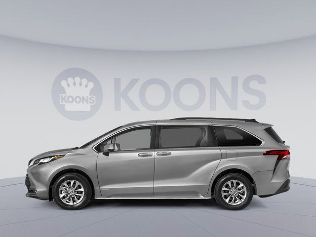 2024 Toyota Sienna XLE