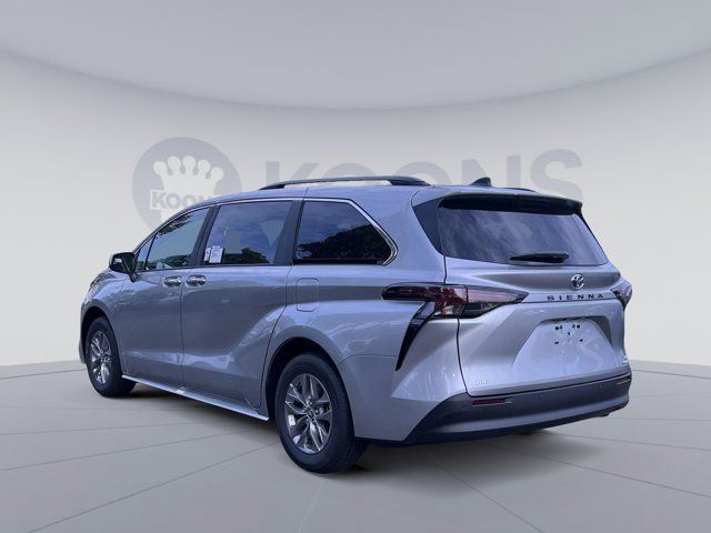 2024 Toyota Sienna XLE