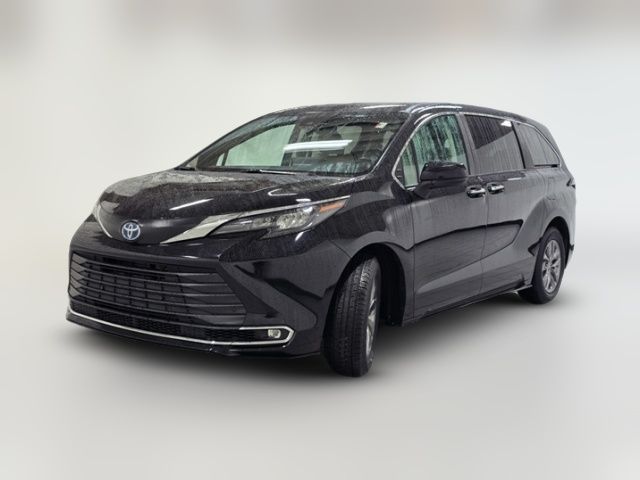 2024 Toyota Sienna XLE