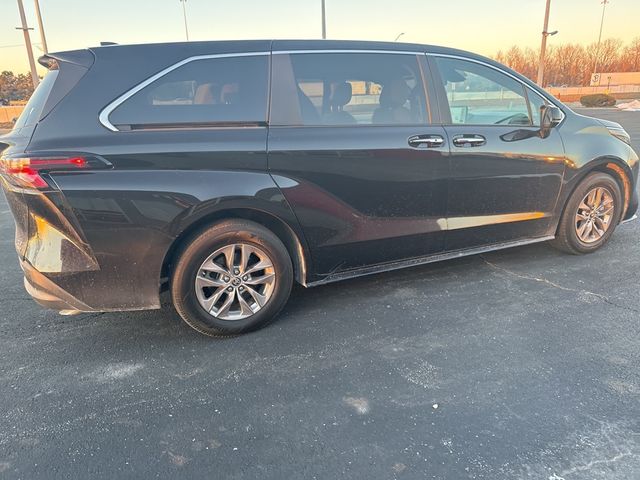 2024 Toyota Sienna XLE