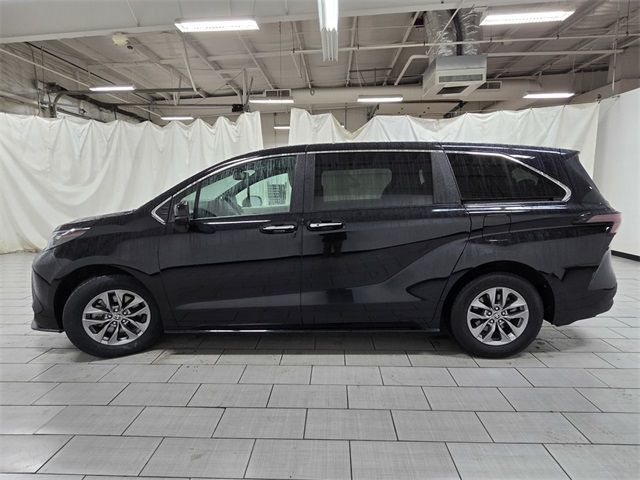 2024 Toyota Sienna XLE