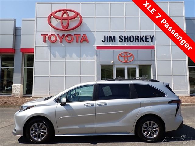 2024 Toyota Sienna XLE