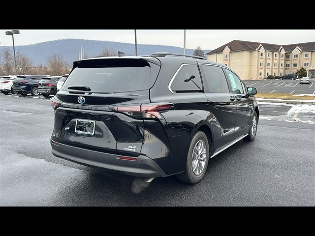 2024 Toyota Sienna XLE