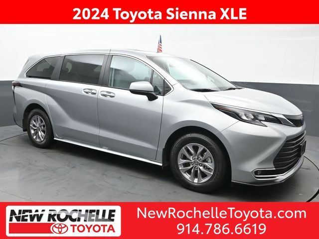 2024 Toyota Sienna XLE