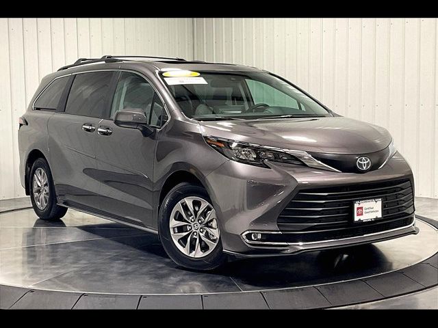 2024 Toyota Sienna XLE