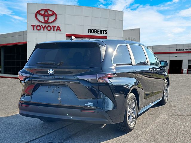 2024 Toyota Sienna XLE