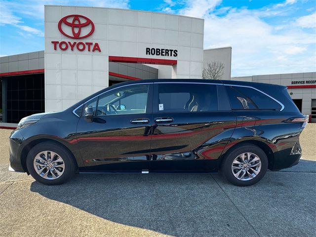 2024 Toyota Sienna XLE