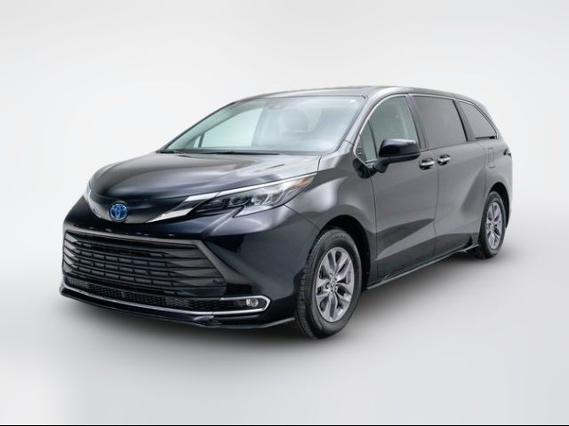 2024 Toyota Sienna XLE