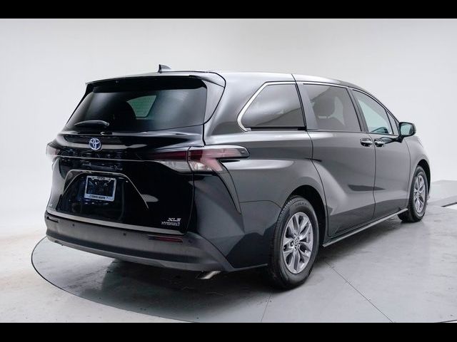 2024 Toyota Sienna XLE