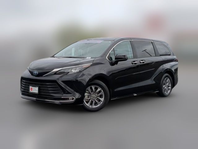 2024 Toyota Sienna XLE