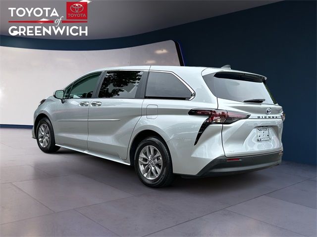 2024 Toyota Sienna XLE