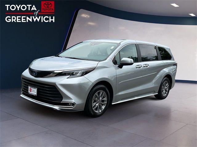 2024 Toyota Sienna XLE