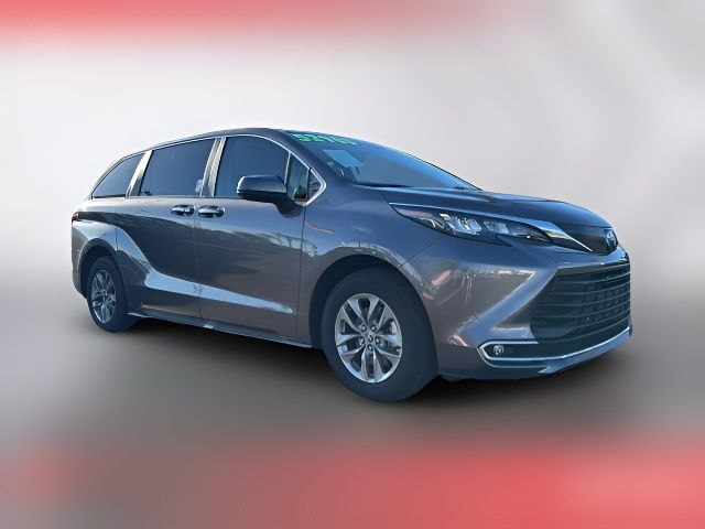 2024 Toyota Sienna XLE